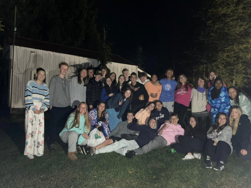 Soirée conviviale avec film et marshmallows pendant l’échange.