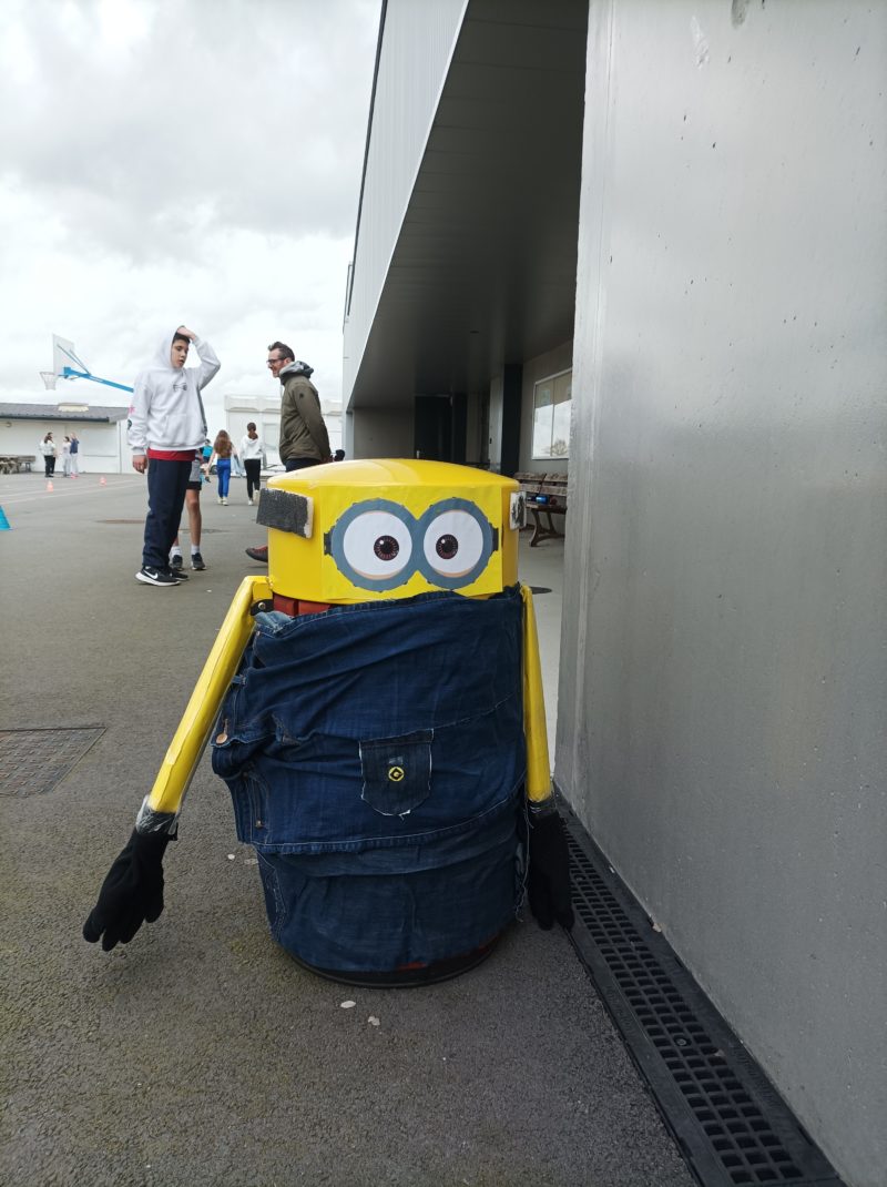 Le minion-poubelle.
