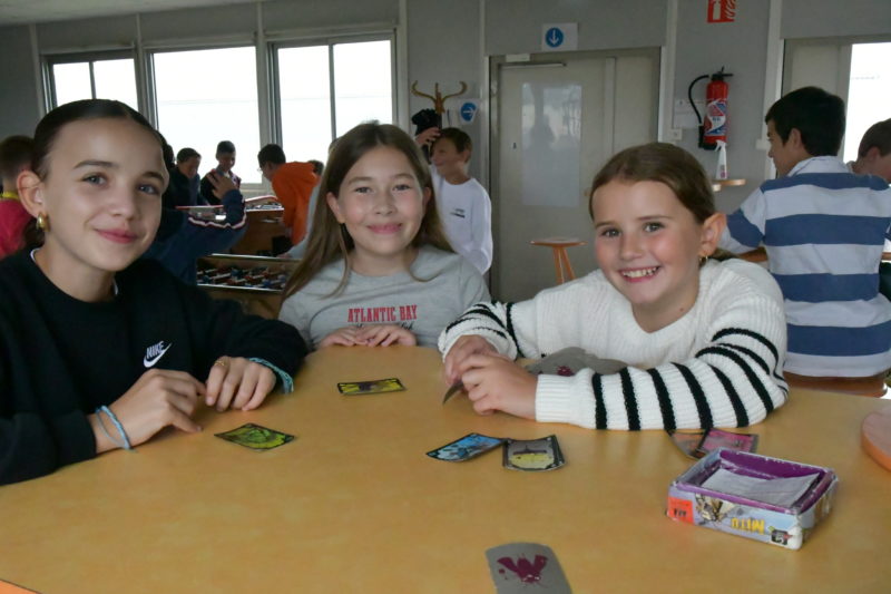 Séance de cohésion scolaire : moment de convivialité pour les élèves de 6ème, entre jeux et premières interactions avec leurs camarades de classe.