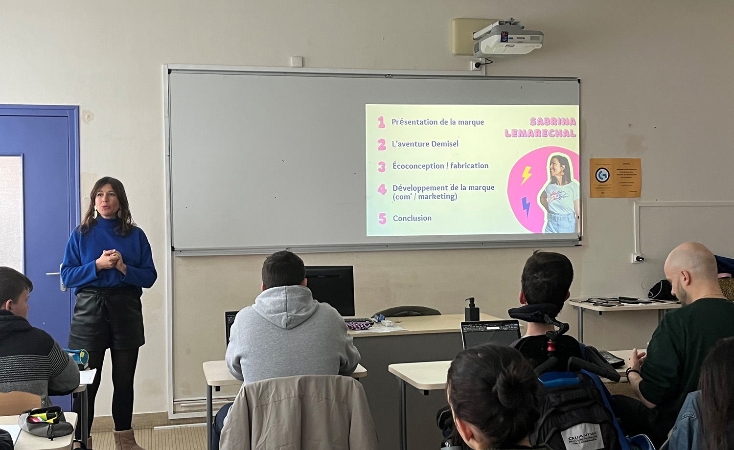 Sabrina Lemaréchal, fondatrice de Demisel Bijoux, lors de son intervention au Lycée de La Salle Rennes.