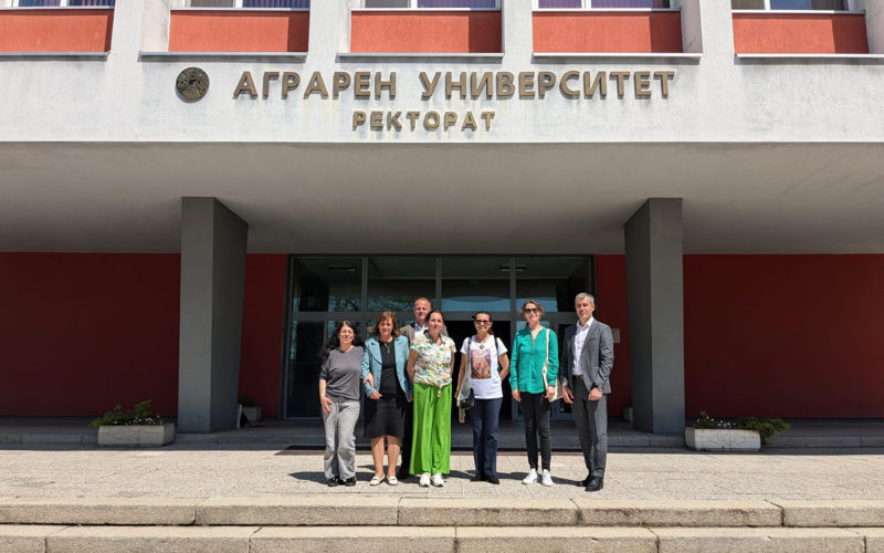Enseignantes du Pôle Sup de La Salle en visite Erasmus+ au lycée Nesho Bonchev à Panagyurishte, Bulgarie, avril 2025.