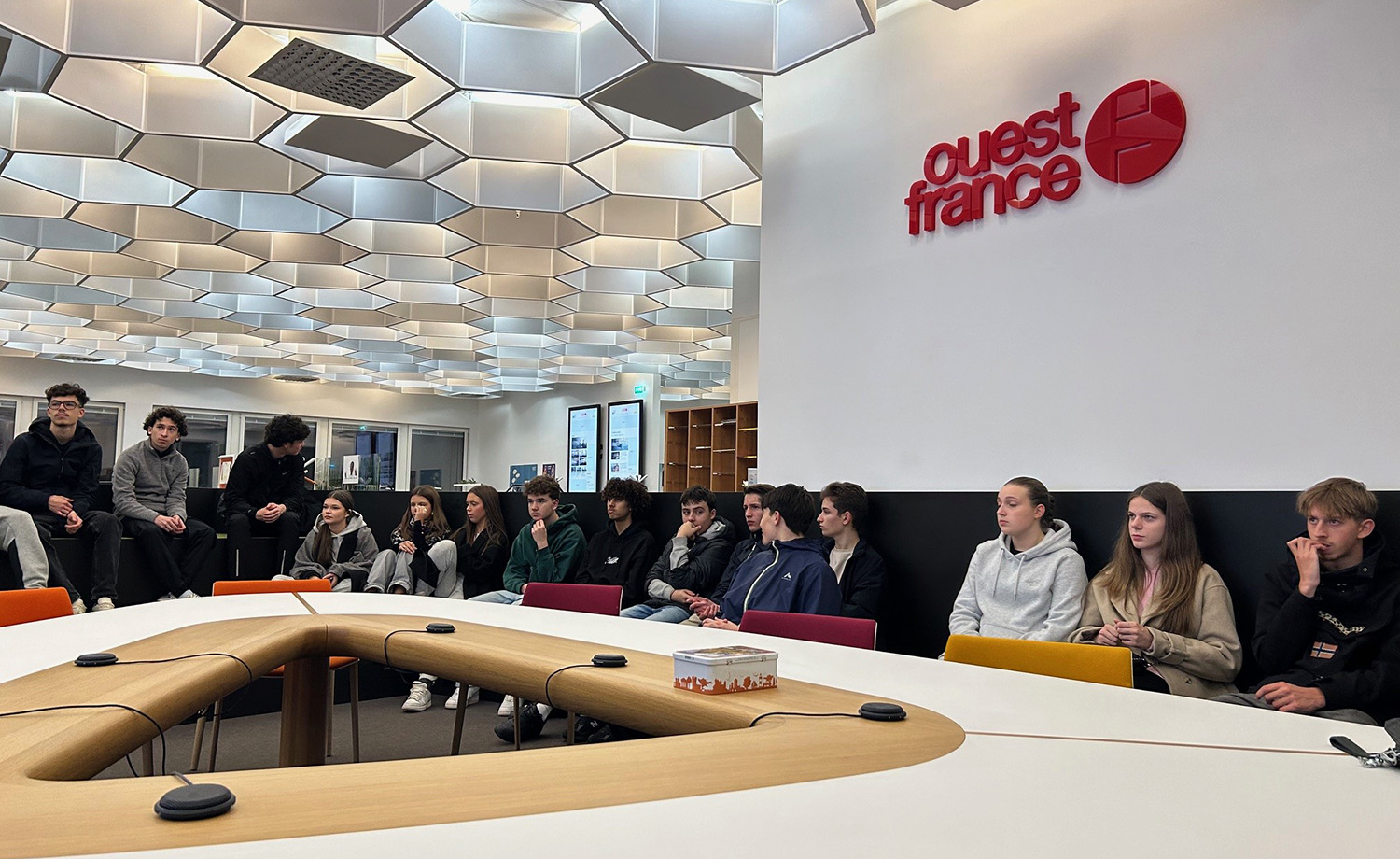 Visite des élèves de 1MG2 et 1MG3 du Lycée de La Salle au journal Ouest-France.