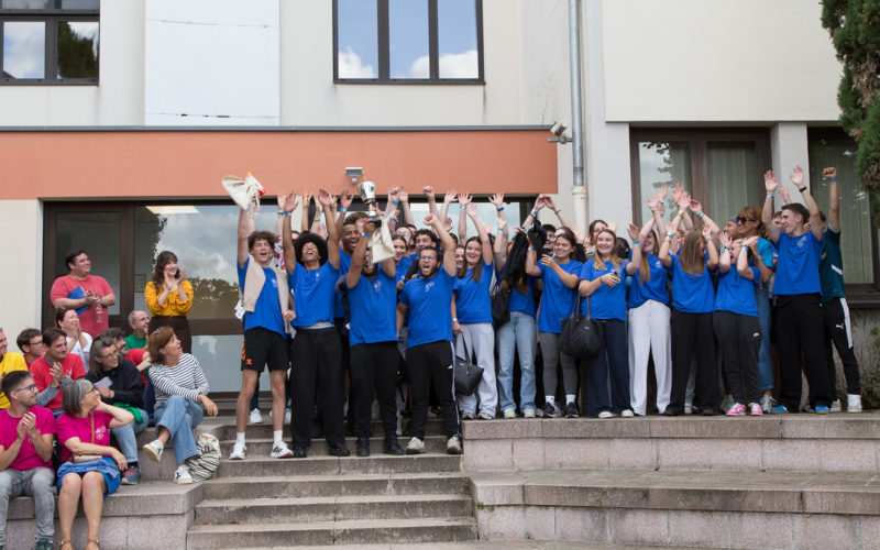 Étudiants en BTS Assurance du Pôle Sup DE La Salle participant aux Olympiades 2025 : épreuves sportives et activités collectives pour renforcer l’esprit d’équipe.