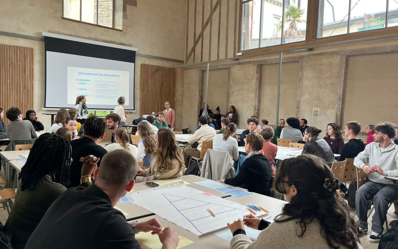Étudiants de BTS Assurance participant au hackathon du Forum Séisme en partenariat avec Groupama autour du mutualisme et de l’engagement.