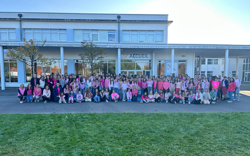 Les élèves et enseignants du Collège Immaculée et du Lycée Jean-Paul II se sont unis pour Octobre Rose, symbolisant solidarité et espoir.