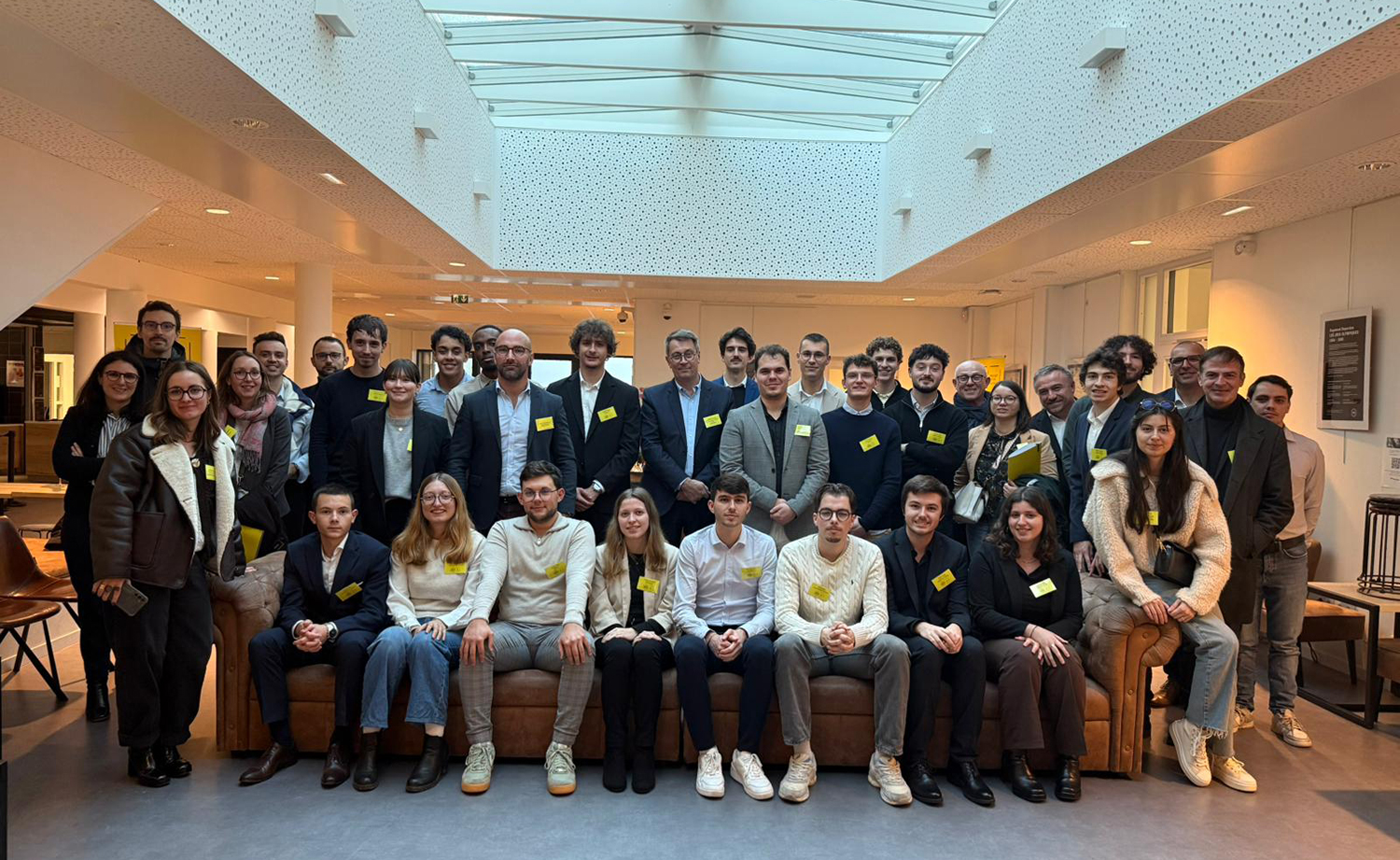 Cérémonie de parrainage de la 27e promotion DSCG au CFA de La Salle, avec l’intervention de François Lambert et un moment convivial entre étudiants et professionnels.