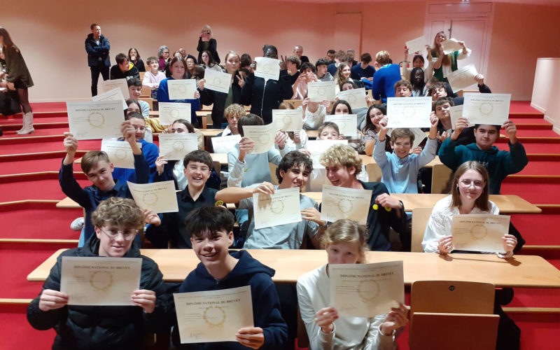 Anciens élèves de 3ème du Collège Immaculée lors de la remise des diplômes du DNB 2025.