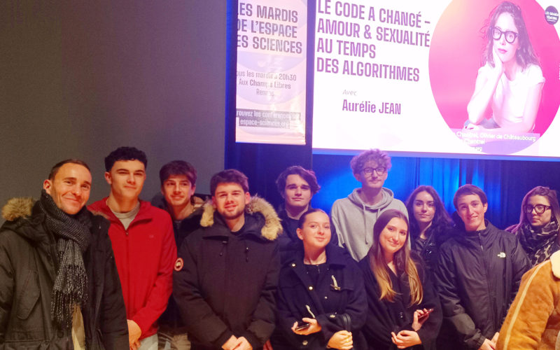 Étudiants de prépa ECT assistant à une conférence sur les impacts des algorithmes au Pôle Sup de La Salle.