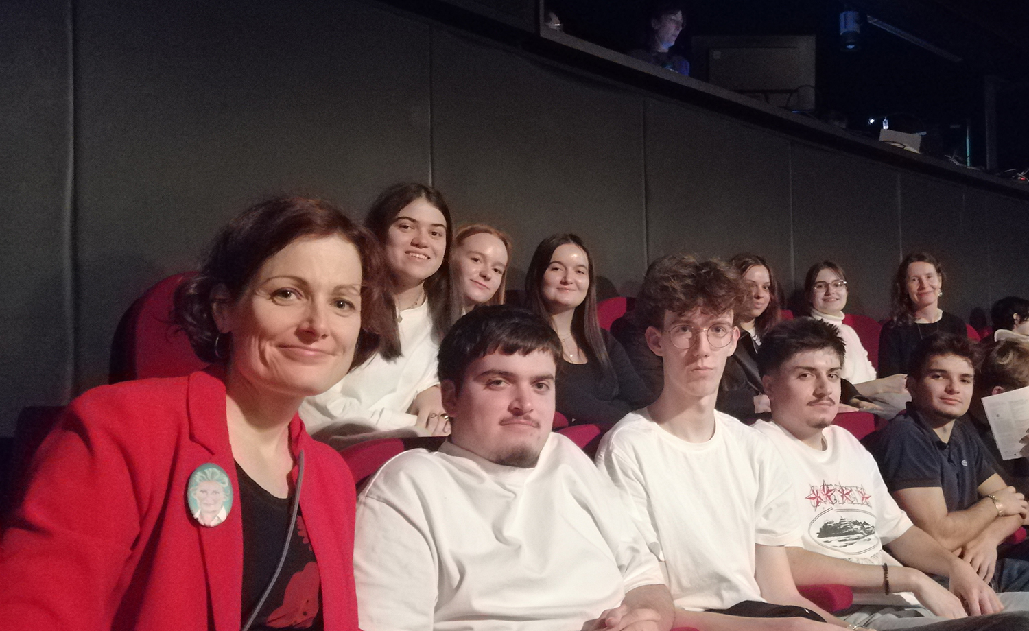 Étudiants BTS Assurance du Pôle Sup de La Salle assistant à la pièce Boat People lors du Festival TNB à Rennes.