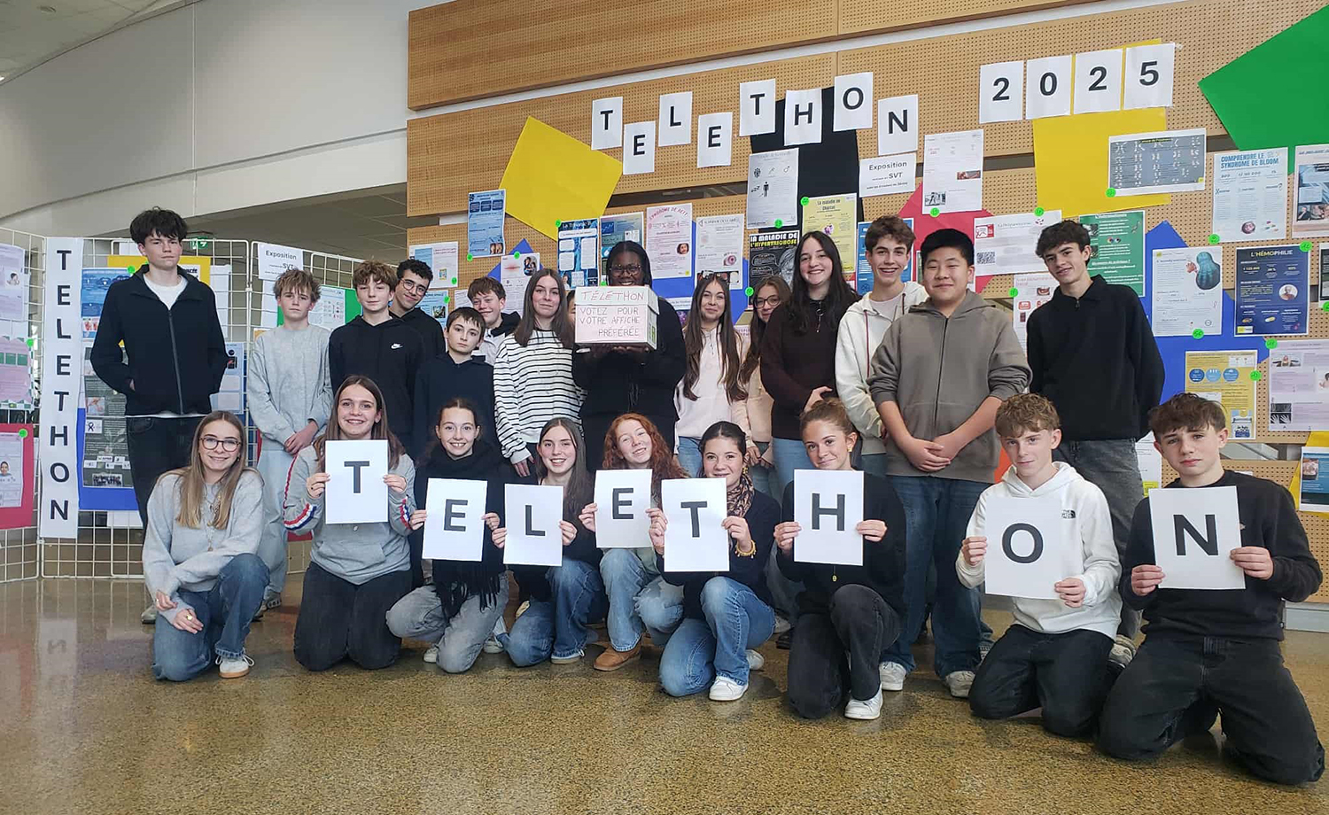 Affiches sur les maladies génétiques réalisées par les élèves de 3e pour le Téléthon au Collège Immaculée.