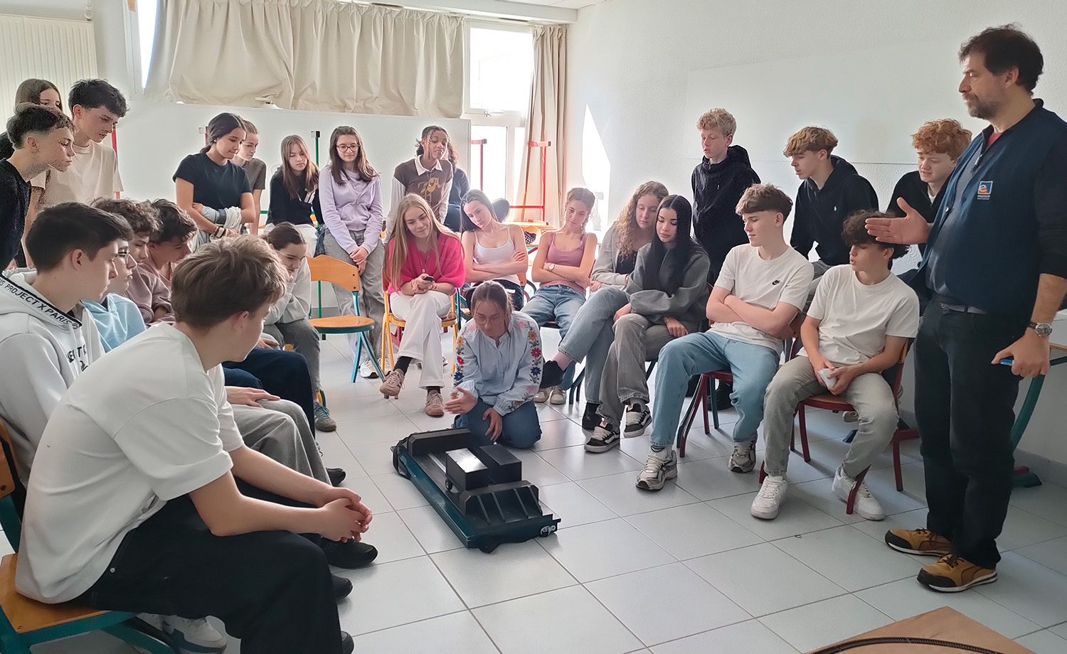 Les élèves de 3ème de Saint-Grégoire ont participé à une animation scientifique proposée par l’espace des Sciences de Rennes.