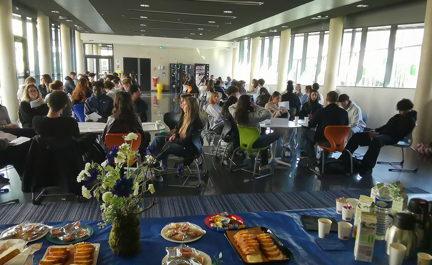 Forum filières post-bac organisé par les élèves du Bac Pro AGOrA du Lycée de La Salle à Rennes.