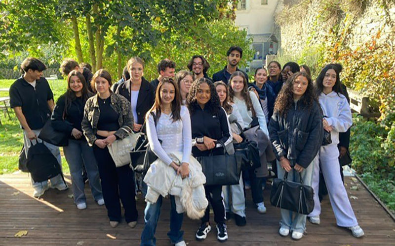 Les élèves du Lycée de La Salle à Rennes ont assisté à un spectacle de danse en lien avec leur projet artistique et professionnel.