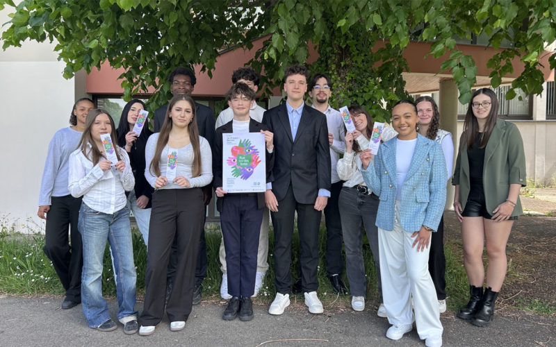 Élèves du Lycée de La Salle en accueil lors d’un festival à Rennes.