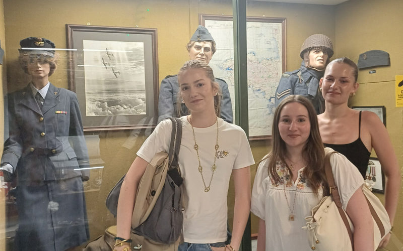Élèves du Lycée Jean-Paul II en sortie linguistique à Guernesey.