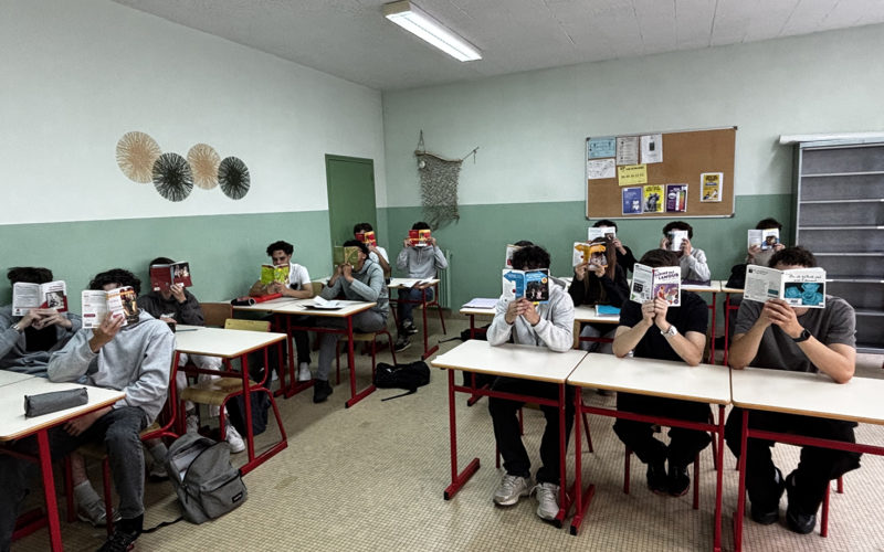 Intervention théâtrale de la compagnie Bis Itinéraire auprès des élèves de Première STMG du Lycée de La Salle à Rennes.