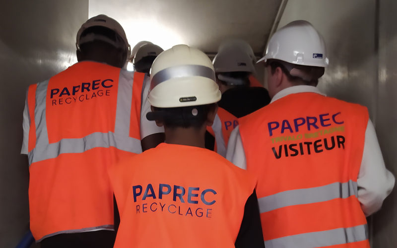 Élèves de Première STMG du Lycée de La Salle en visite au centre de tri Paprec au Rheu.