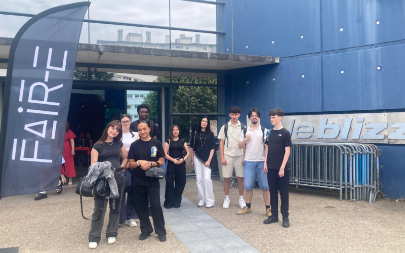 Élèves de Première Métiers de l'Accueil en mission lors du Battle des Écoles 2026.