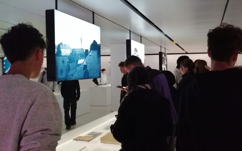 Reportage photo historique présenté au Lycée de La Salle à Rennes.