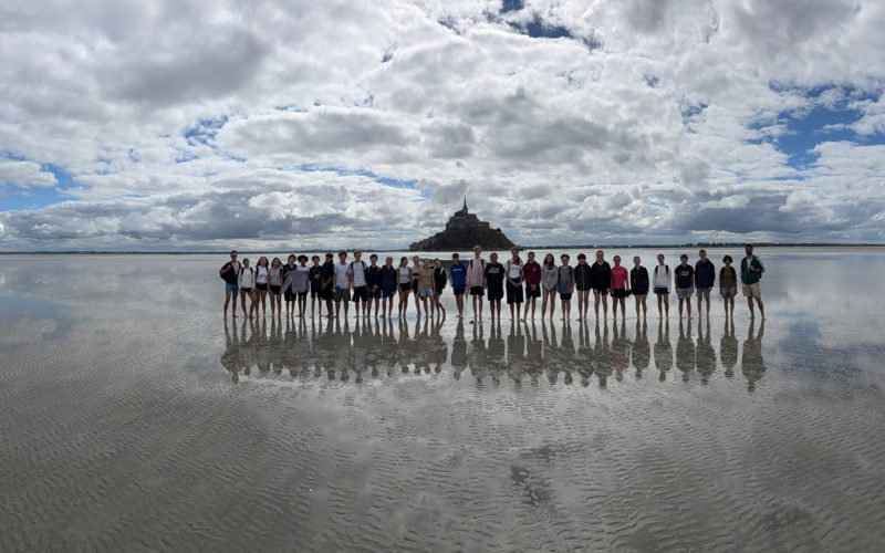 Élèves de seconde générale et technologique du Lycée de La Salle et du Lycée Jean-Paul II au Mont-Saint-Michel.